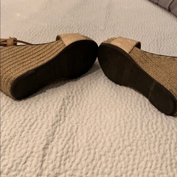 Shoes - Picture 4 of 4